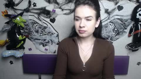 JasmineKouch online show from November 8, 6:35 am