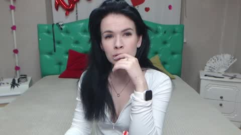 JasmineKouch online show from April 26, 5:10 pm