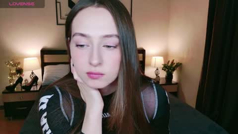 Jasmine online show from December 19, 9:38 am