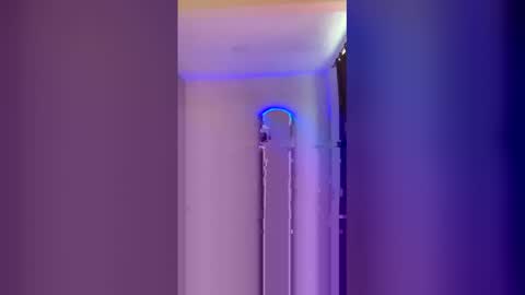 Snapshot of jasminneblair chatting on December 19, 2:35 pm Jasminne online show from December 19, 2:35 pm