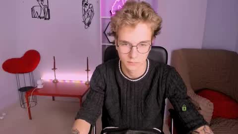 Snapshot of jason_dotori chatting on December 19, 6:42 am jassi online show from December 19, 6:42 am