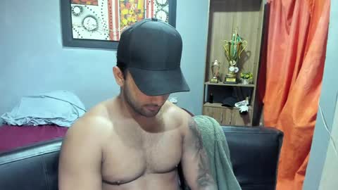 Snapshot of jason_risto chatting on June 6, 4:28 am jason_risto online show from June 6, 4:28 am