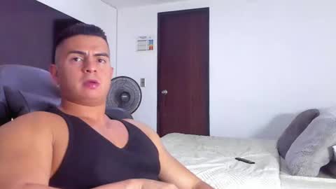 JBrooksXx online show from February 12, 5:15 am