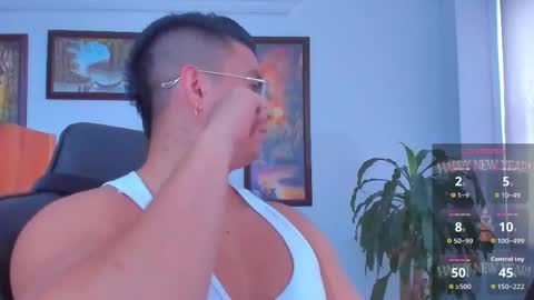 Snapshot of jasperbrooksx chatting on June 8, 1:33 pm JBrooksXx online show from June 8, 1:33 pm