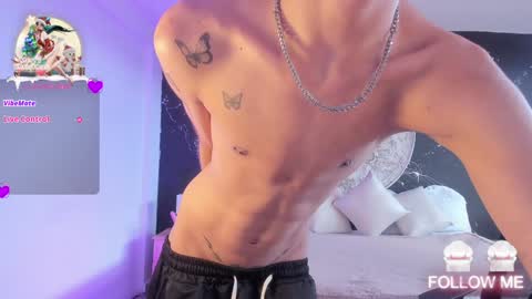 Snapshot of jaspercooper_ chatting on December 31, 7:18 pm Jasper Cooper online show from December 31, 7:18 pm