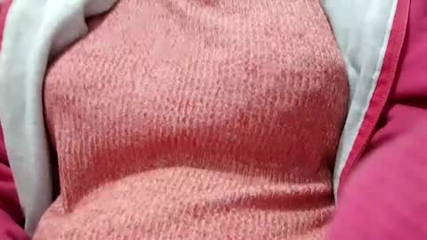 Snapshot of jasspreettt chatting on January 3, 2:43 am jasspreettt online show from January 3, 2:43 am