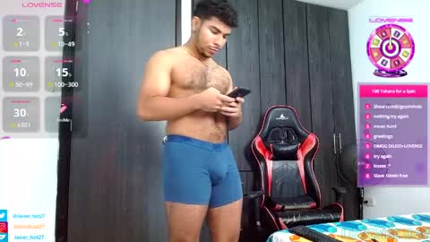 Snapshot of javier_hot27_ chatting on May 28, 8:28 pm Javier Herrera online show from May 28, 8:28 pm