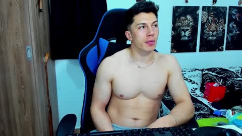 Javier online show from December 5, 11:07 pm