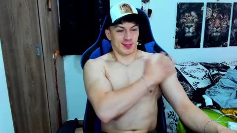 Javier online show from December 6, 5:22 pm