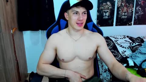 Javier online show from December 6, 8:29 pm