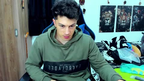 Javier online show from December 10, 12:28 am