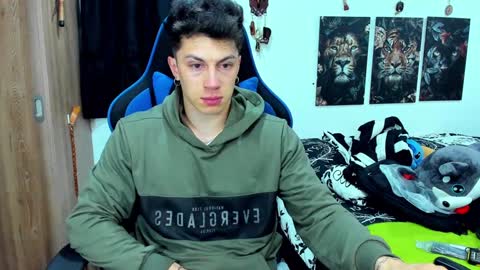 Javier online show from December 10, 3:30 am