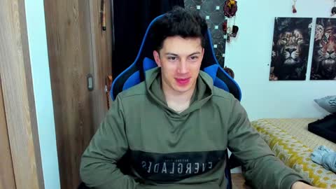 Javier online show from December 17, 9:27 pm