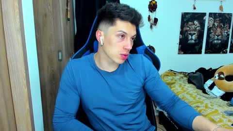 Javier online show from December 23, 2:35 am