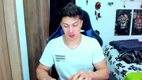 Javier online show from February 17, 5:32 pm