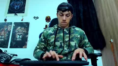 Javier online show from March 3, 2:04 am