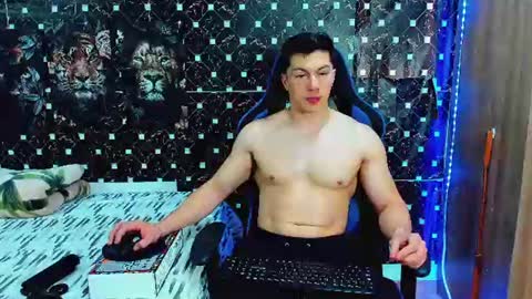 Javier online show from June 9, 7:03 pm