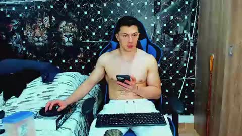 Snapshot of javiersexymann chatting on June 30, 5:08 am Javier online show from June 30, 5:08 am
