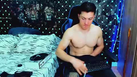 Snapshot of javiersexymann chatting on July 1, 6:04 am Javier online show from July 1, 6:04 am