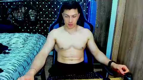 Snapshot of javiersexymann chatting on July 28, 9:03 pm Javier online show from July 28, 9:03 pm