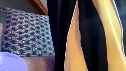 Snapshot of jawssharkparty chatting on February 5, 6:59 pm Jaws online show from February 5, 6:59 pm