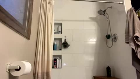 Snapshot of jawssharkparty chatting on February 11, 11:33 pm Jaws online show from February 11, 11:33 pm