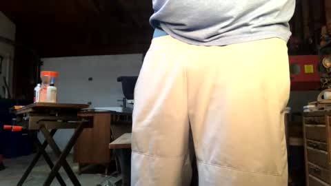 Snapshot of jawssharkparty chatting on October 5, 4:11 am Jaws online show from October 5, 4:11 am