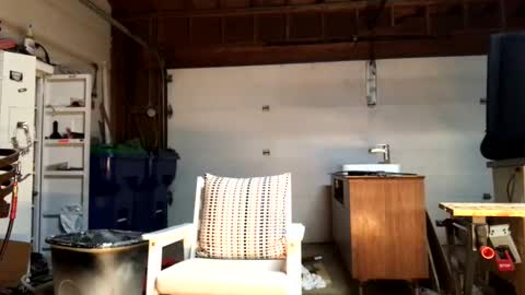 Snapshot of jawssharkparty chatting on October 6, 4:54 am Jaws online show from October 6, 4:54 am