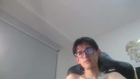 Snapshot of jax25_os chatting on October 8, 8:39 pm jax25_os online show from October 8, 8:39 pm