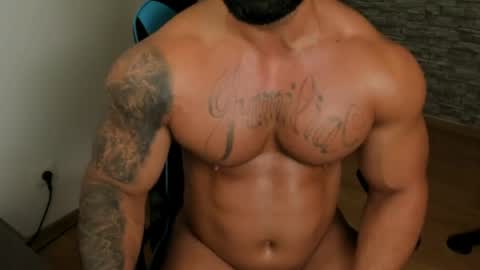 Snapshot of jaxonhunk chatting on May 25, 12:27 am JaxonHunk online show from May 25, 12:27 am