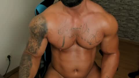 Snapshot of jaxonhunk chatting on June 3, 3:50 pm JaxonHunk online show from June 3, 3:50 pm