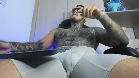 Michael independient model online show from May 26, 8:38 pm