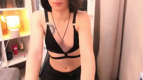 Snapshot of jay_creww chatting on July 28, 4:39 pm Regina online show from July 28, 4:39 pm