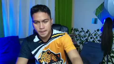 Snapshot of jay_hotcummer chatting on April 1, 11:33 am JL online show from April 1, 11:33 am
