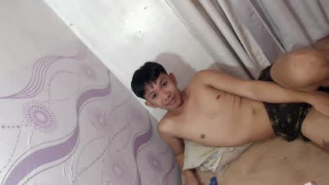 Snapshot of jay_xxx24 chatting on July 6, 5:37 pm jay_xxx24 online show from July 6, 5:37 pm