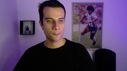 Snapshot of jayalvarrez_ chatting on December 7, 4:36 pm Jay Alvarrez online show from December 7, 4:36 pm