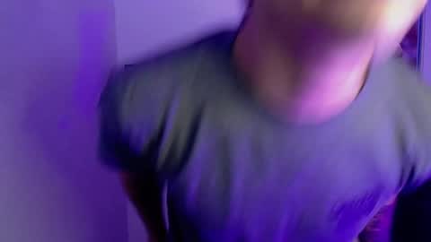 Snapshot of jayalvarrez_ chatting on December 8, 9:30 pm Jay Alvarrez online show from December 8, 9:30 pm