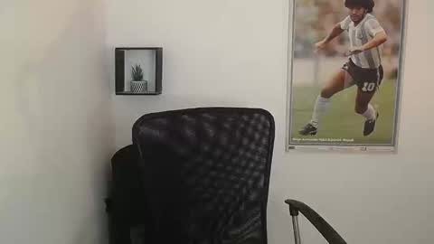 Snapshot of jayalvarrez_ chatting on December 18, 11:40 pm Jay Alvarrez online show from December 18, 11:40 pm