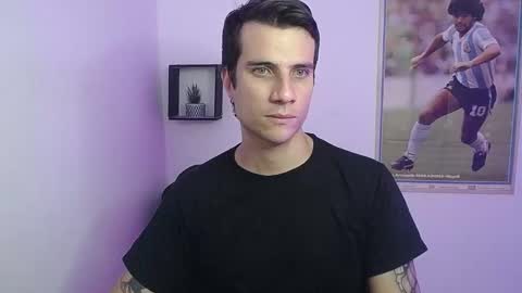 Snapshot of jayalvarrez_ chatting on December 19, 10:53 pm Jay Alvarrez online show from December 19, 10:53 pm