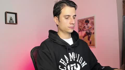 Snapshot of jayalvarrez_ chatting on January 18, 9:34 pm Jay Alvarrez online show from January 18, 9:34 pm