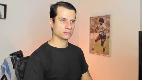 Snapshot of jayalvarrez_ chatting on February 12, 7:02 pm Jay Alvarrez online show from February 12, 7:02 pm