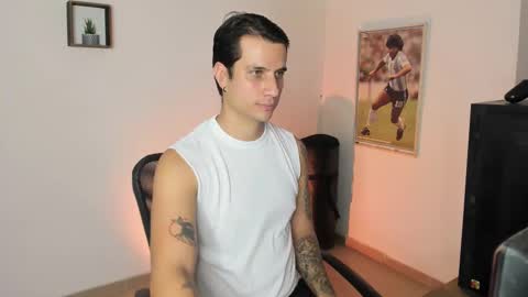 Snapshot of jayalvarrez_ chatting on February 28, 6:52 pm Jay Alvarrez online show from February 28, 6:52 pm