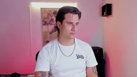 Snapshot of jayalvarrez_ chatting on October 3, 8:28 pm Jay Alvarrez online show from October 3, 8:28 pm