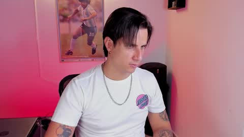 Snapshot of jayalvarrez_ chatting on October 6, 6:38 pm Jay Alvarrez online show from October 6, 6:38 pm