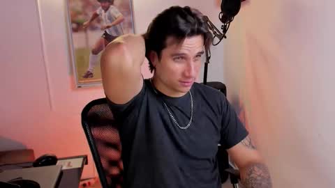 Snapshot of jayalvarrez_ chatting on October 17, 9:28 pm Jay Alvarrez online show from October 17, 9:28 pm