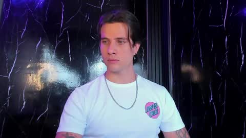 Snapshot of jayalvarrez_ chatting on May 24, 4:23 pm Jay Alvarrez online show from May 24, 4:23 pm
