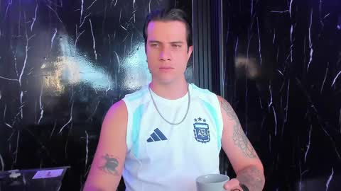 Snapshot of jayalvarrez_ chatting on May 25, 1:06 pm Jay Alvarrez online show from May 25, 1:06 pm