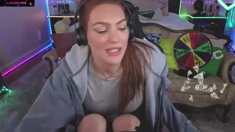 Snapshot of jaybeitsme chatting on November 28, 4:31 pm JennyBlighe online show from November 28, 4:31 pm