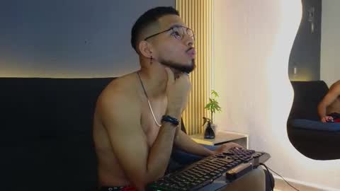 Snapshot of jaybrown_1 chatting on October 2, 3:24 am Jay online show from October 2, 3:24 am