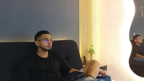 Snapshot of jaybrown_1 chatting on October 4, 3:59 am Jay online show from October 4, 3:59 am